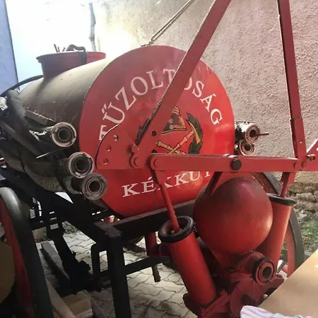 Vorosbegy Vendeghaz Holiday home Kekkut